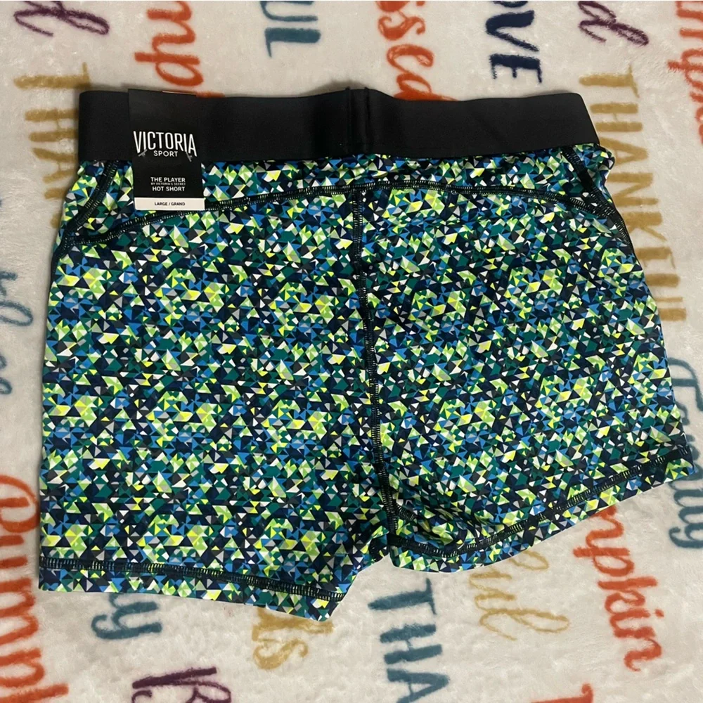 Victoria Sport Patterned Shorts Blue and Green Sz L